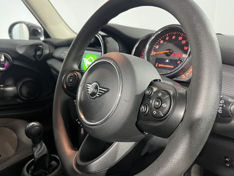 2020 (20) MINI HATCHBACK 1.5 Cooper Classic II 3dr 5164656