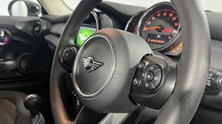2020 (20) MINI HATCHBACK 1.5 Cooper Classic II 3dr 5164656