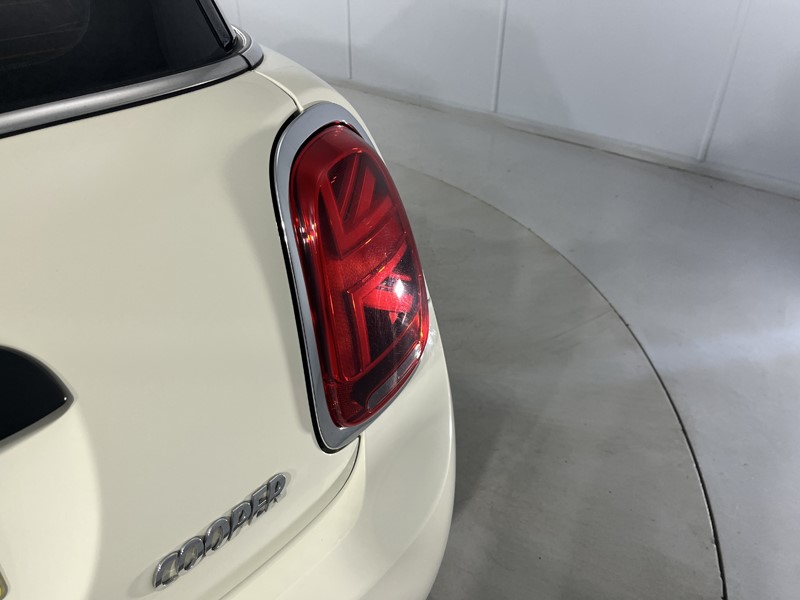 2020 (20) MINI HATCHBACK 1.5 Cooper Classic II 3dr 5164670