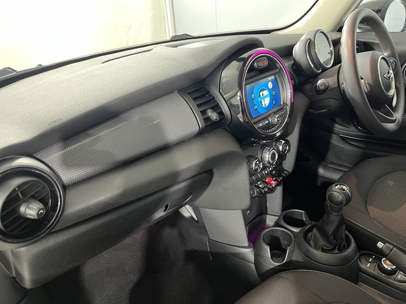 2020 (20) MINI HATCHBACK 1.5 Cooper Classic II 3dr 5164644