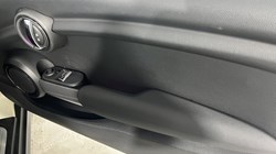 2020 (20) MINI HATCHBACK 1.5 Cooper Classic II 3dr 5164654