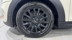2020 (20) MINI HATCHBACK 1.5 Cooper Classic II 3dr 5164651