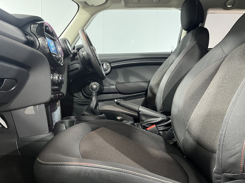 2020 (20) MINI HATCHBACK 1.5 Cooper Classic II 3dr 5164667