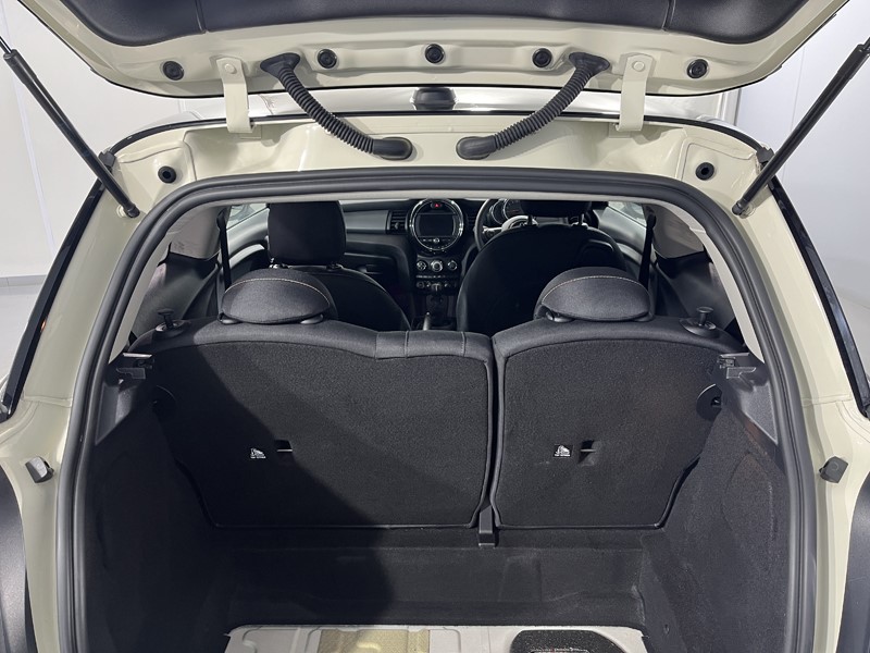 2020 (20) MINI HATCHBACK 1.5 Cooper Classic II 3dr 5164650