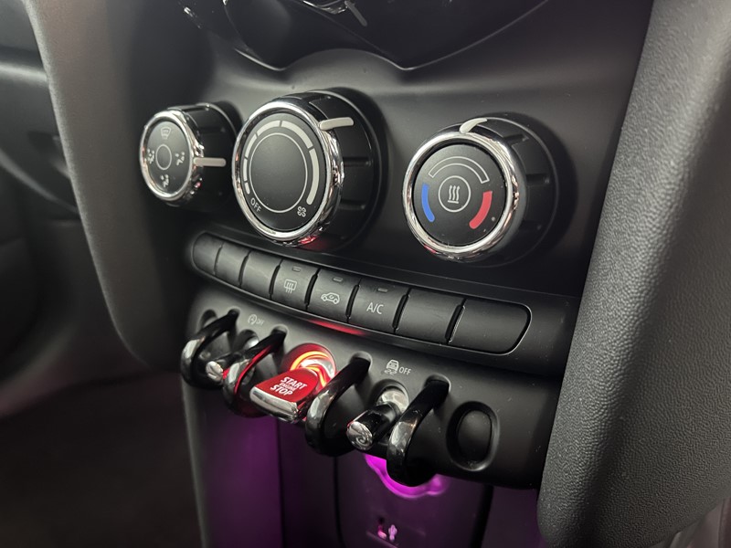 2020 (20) MINI HATCHBACK 1.5 Cooper Classic II 3dr 5164664