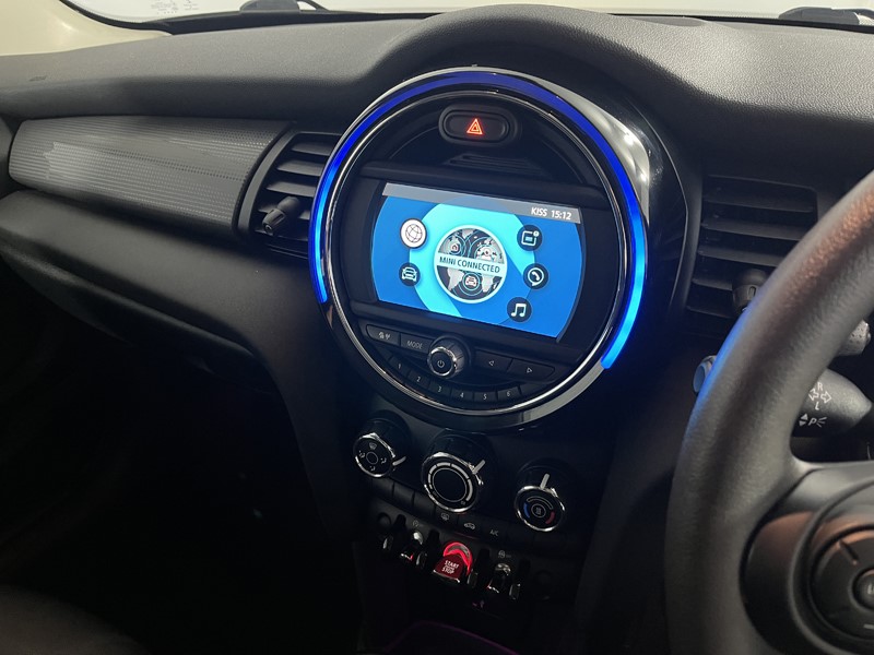 2020 (20) MINI HATCHBACK 1.5 Cooper Classic II 3dr 5164645