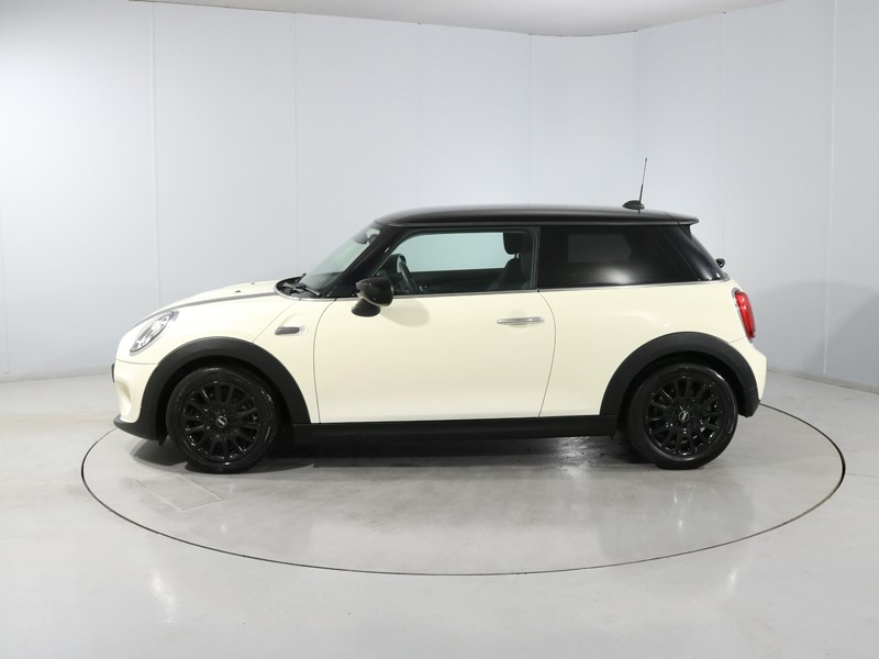 2020 (20) MINI HATCHBACK 1.5 Cooper Classic II 3dr 5164673