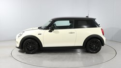 2020 (20) MINI HATCHBACK 1.5 Cooper Classic II 3dr 5164673