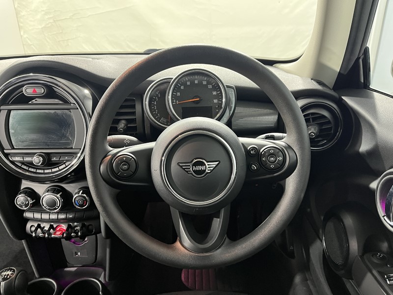 2020 (20) MINI HATCHBACK 1.5 Cooper Classic II 3dr 5164642
