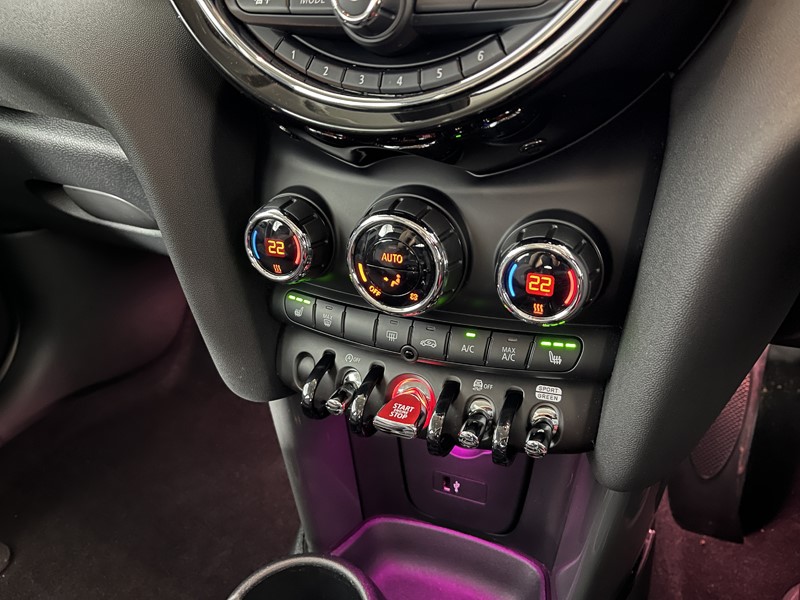 2020 (20) MINI HATCHBACK 1.5 Cooper Classic II 5dr [Comfort Pack] 5158288