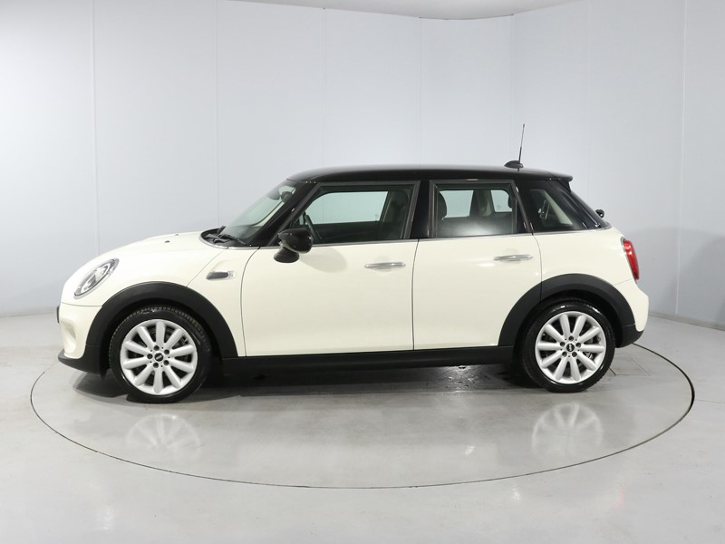 2020 (20) MINI HATCHBACK 1.5 Cooper Classic II 5dr [Comfort Pack] 5158299
