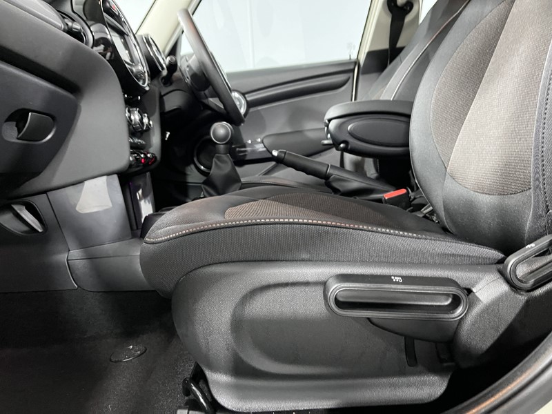 2020 (20) MINI HATCHBACK 1.5 Cooper Classic II 5dr [Comfort Pack] 5158292