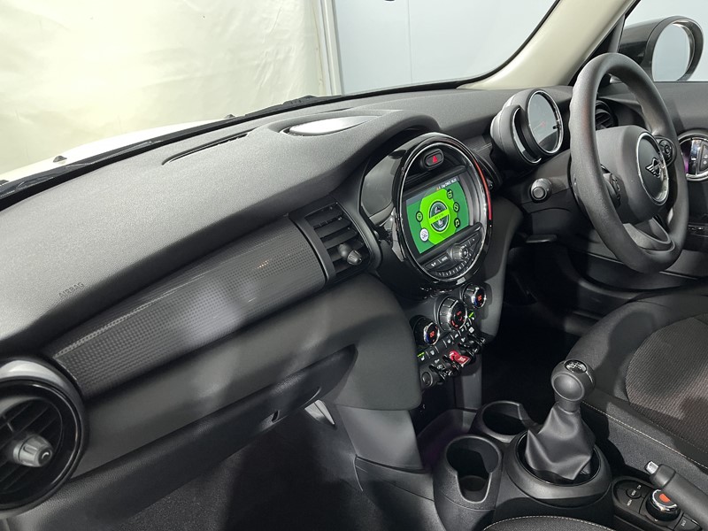2020 (20) MINI HATCHBACK 1.5 Cooper Classic II 5dr [Comfort Pack] 5158266