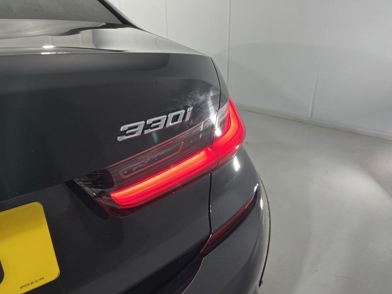 2019 (19) BMW 3 SERIES 330i M Sport 4dr Step Auto 5127076