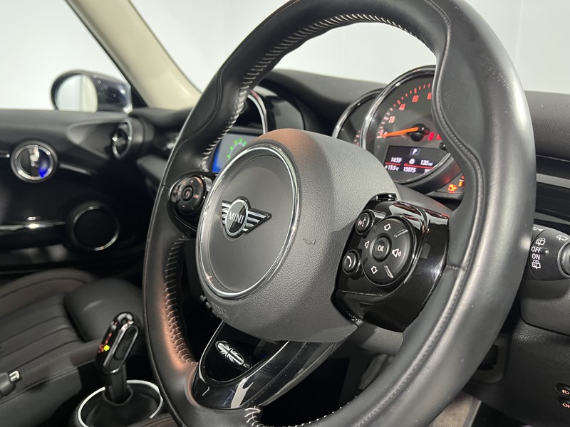 2021 (70) MINI HATCHBACK 1.5 Cooper Exclusive II 3dr Auto 5114535