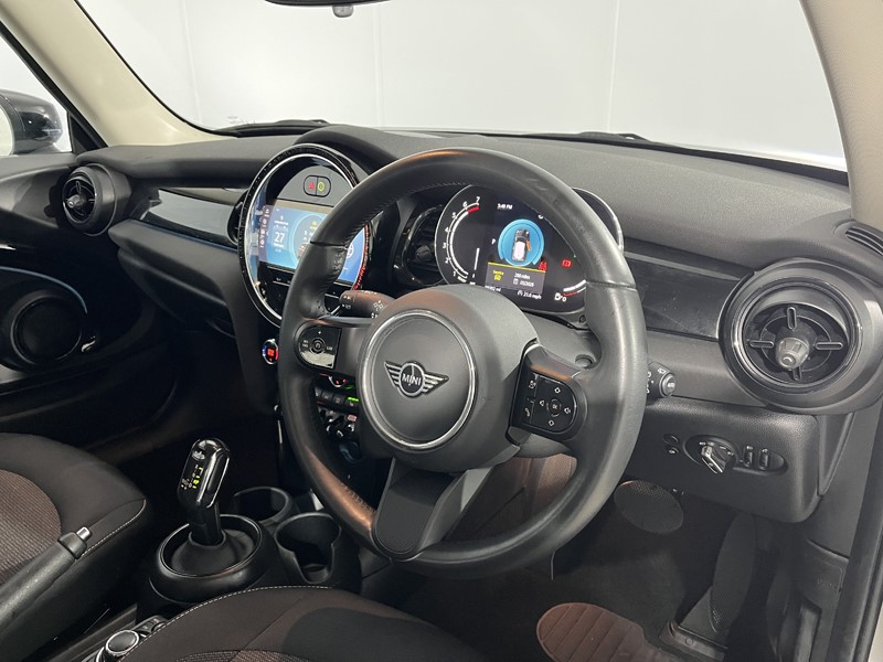 2023 (23) MINI HATCHBACK 1.5 Cooper Classic 3dr Auto 5121063