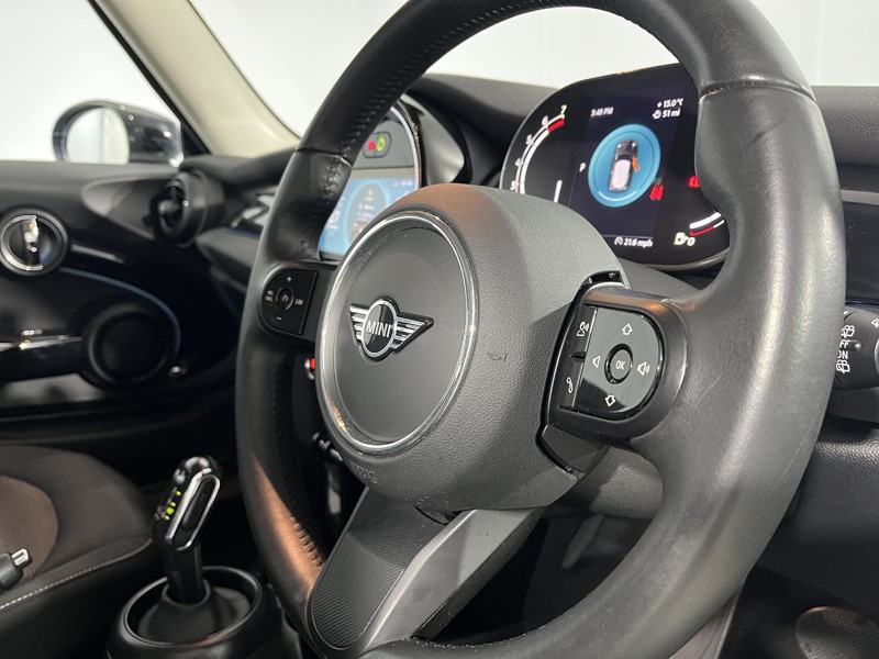 2023 (23) MINI HATCHBACK 1.5 Cooper Classic 3dr Auto 5121078