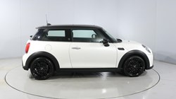 2022 (72) MINI HATCHBACK 1.5 Cooper Exclusive 3dr Auto 5139074