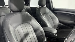 2022 (72) MINI HATCHBACK 1.5 Cooper Exclusive 3dr Auto 5139082