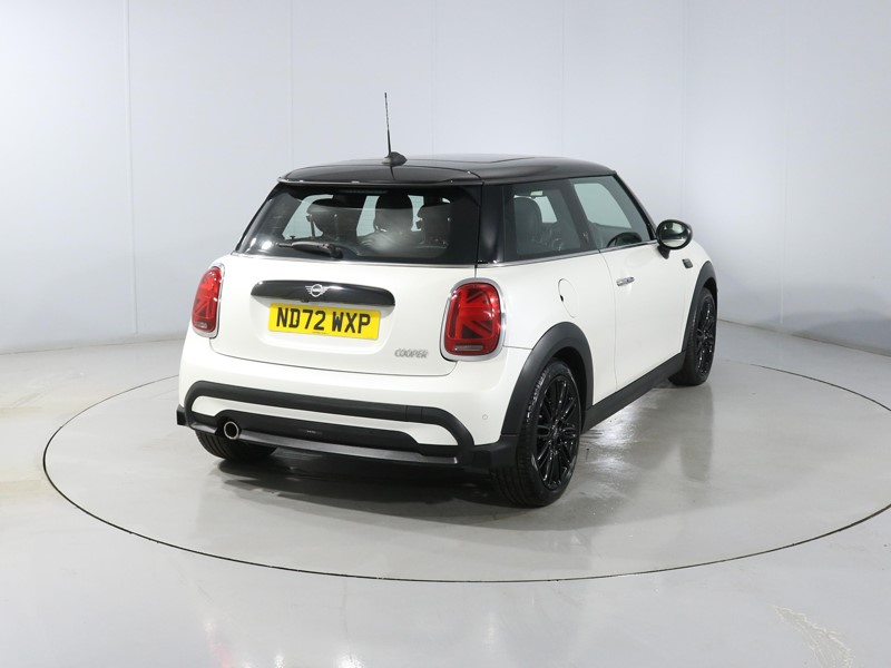 2022 (72) MINI HATCHBACK 1.5 Cooper Exclusive 3dr Auto 5139114