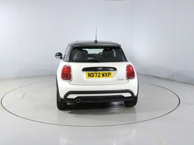 2022 (72) MINI HATCHBACK 1.5 Cooper Exclusive 3dr Auto 5139086