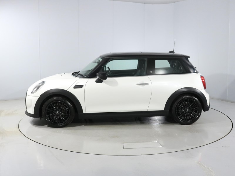2022 (72) MINI HATCHBACK 1.5 Cooper Exclusive 3dr Auto 5139115