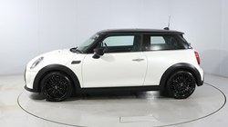 2022 (72) MINI HATCHBACK 1.5 Cooper Exclusive 3dr Auto 5139115