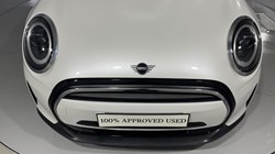 2022 (72) MINI HATCHBACK 1.5 Cooper Exclusive 3dr Auto 5139109