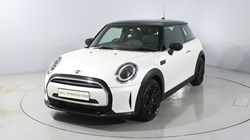 2022 (72) MINI HATCHBACK 1.5 Cooper Exclusive 3dr Auto 5139113