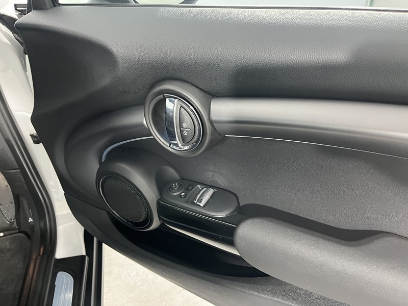 2022 (72) MINI HATCHBACK 1.5 Cooper Exclusive 3dr Auto 5139092