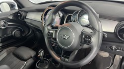 2022 (72) MINI HATCHBACK 1.5 Cooper Exclusive 3dr Auto 5139077