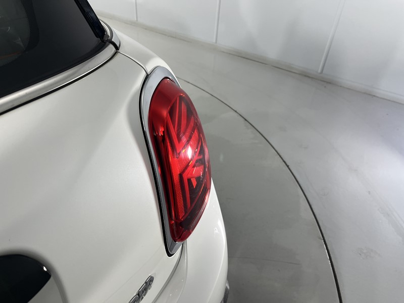 2022 (72) MINI HATCHBACK 1.5 Cooper Exclusive 3dr Auto 5139111