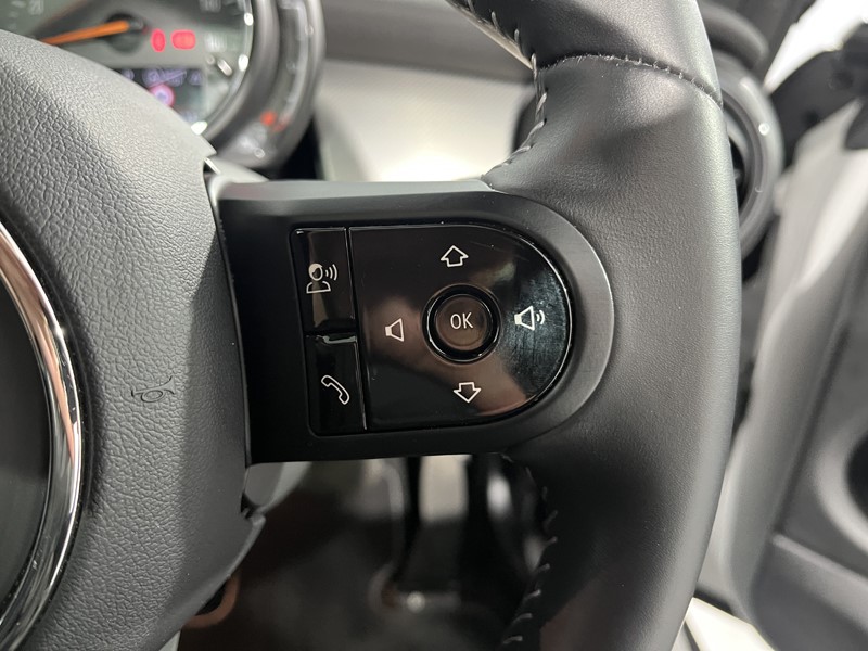 2022 (72) MINI HATCHBACK 1.5 Cooper Exclusive 3dr Auto 5139096