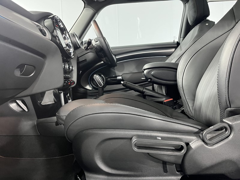 2022 (72) MINI HATCHBACK 1.5 Cooper Exclusive 3dr Auto 5139106