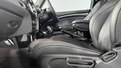 2022 (72) MINI HATCHBACK 1.5 Cooper Exclusive 3dr Auto 5139106
