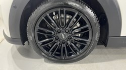 2022 (72) MINI HATCHBACK 1.5 Cooper Exclusive 3dr Auto 5139085