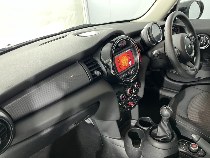 2020 (70) MINI HATCHBACK 1.5 Cooper Classic II 5dr 5144266