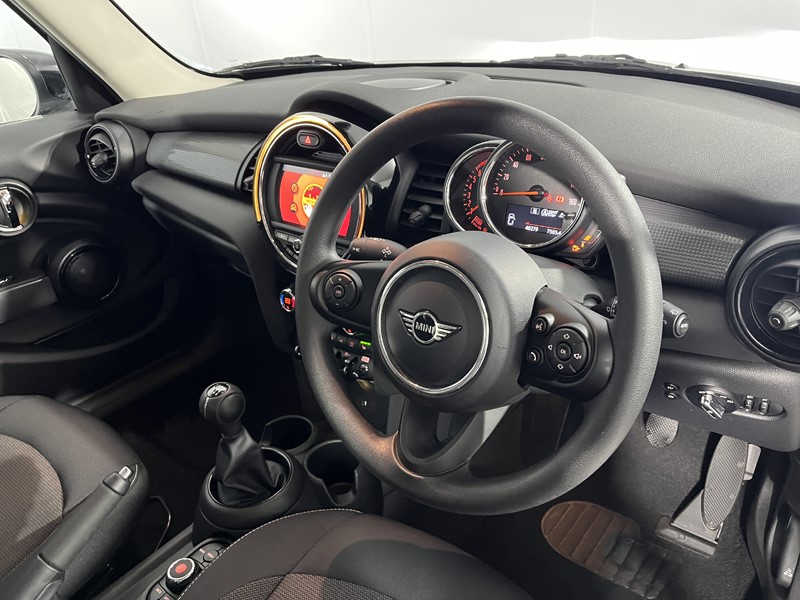 2020 (70) MINI HATCHBACK 1.5 Cooper Classic II 5dr 5144265