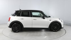 2020 (70) MINI HATCHBACK 1.5 Cooper Classic II 5dr 5144262
