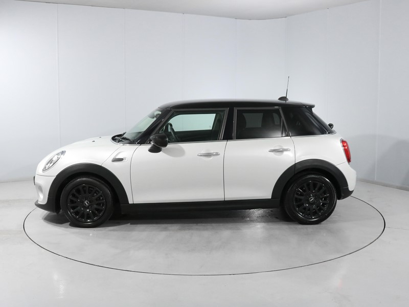 2020 (70) MINI HATCHBACK 1.5 Cooper Classic II 5dr 5144299
