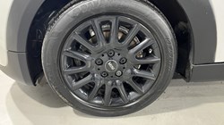 2020 (70) MINI HATCHBACK 1.5 Cooper Classic II 5dr 5144273