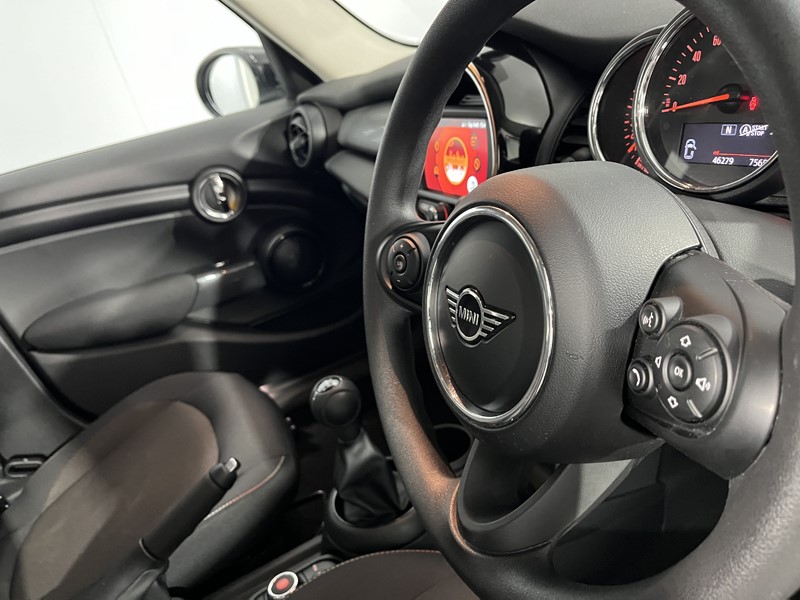 2020 (70) MINI HATCHBACK 1.5 Cooper Classic II 5dr 5144280