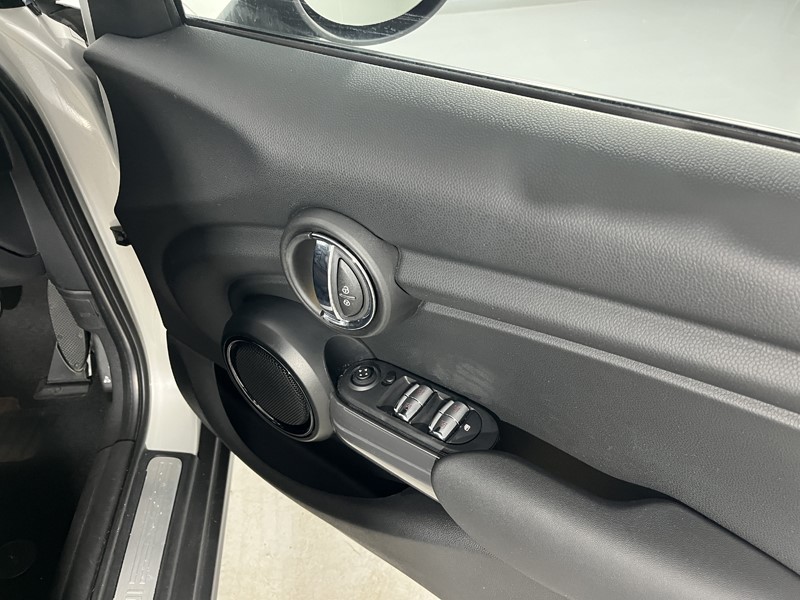 2020 (70) MINI HATCHBACK 1.5 Cooper Classic II 5dr 5144278