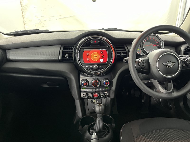 2020 (70) MINI HATCHBACK 1.5 Cooper Classic II 5dr 5144263