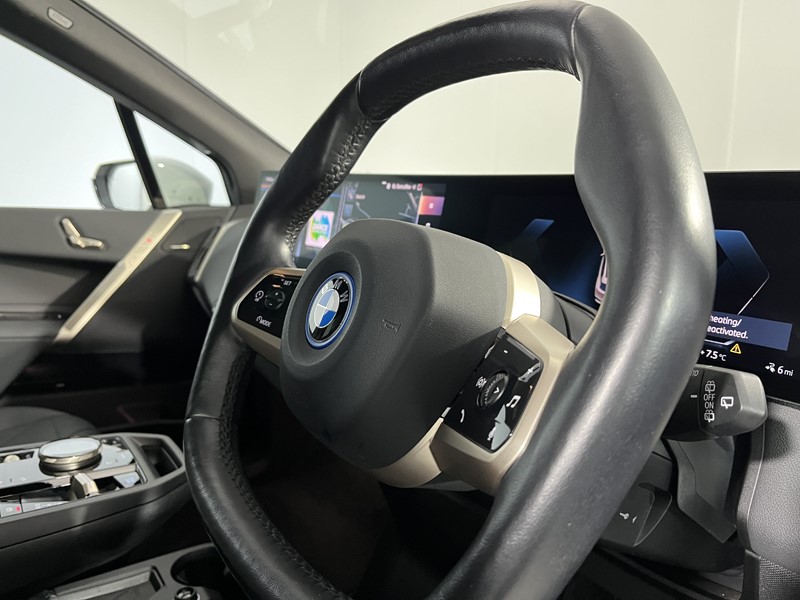 2022 (72) BMW iX 240kW xDrive40 M Sport Edition 76.6kWh 5dr Auto 5143692