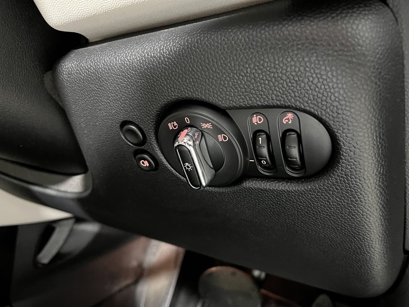 2022 (72) MINI HATCHBACK 1.5 Cooper Exclusive Premium 3dr Auto 5160086