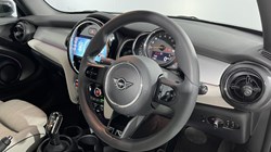 2022 (72) MINI HATCHBACK 1.5 Cooper Exclusive Premium 3dr Auto 5308361