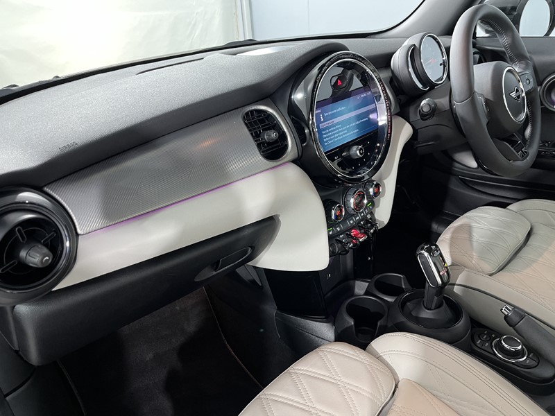 2022 (72) MINI HATCHBACK 1.5 Cooper Exclusive Premium 3dr Auto 5308362