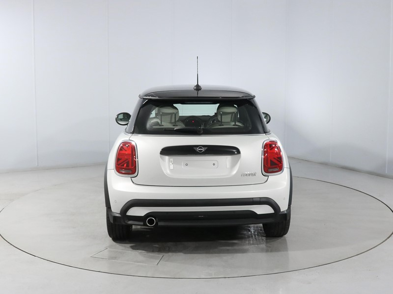 2022 (72) MINI HATCHBACK 1.5 Cooper Exclusive Premium 3dr Auto 5160081
