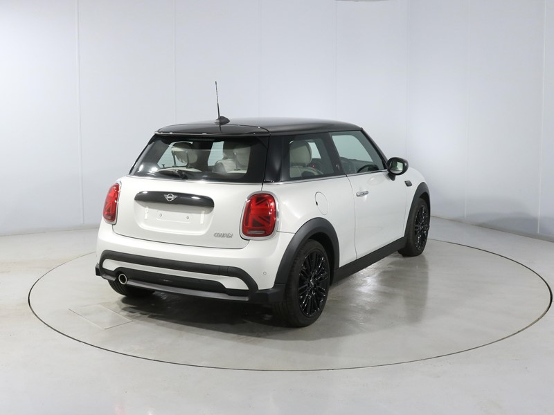 2022 (72) MINI HATCHBACK 1.5 Cooper Exclusive Premium 3dr Auto 5308396